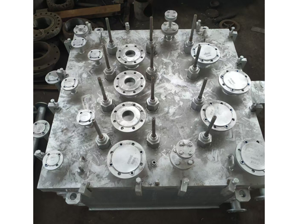 電解氟氣成套設(shè)備電解槽