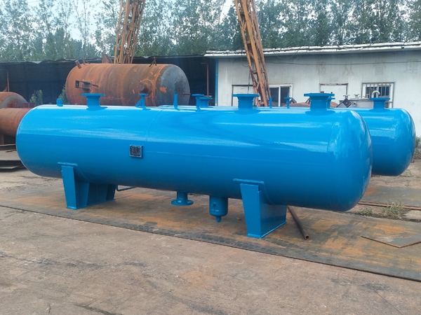 熱虹吸式貯氨器